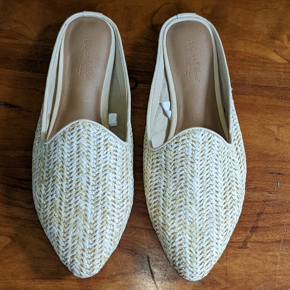 Universal Threads Rattan Loafers - Picture 2 of 4